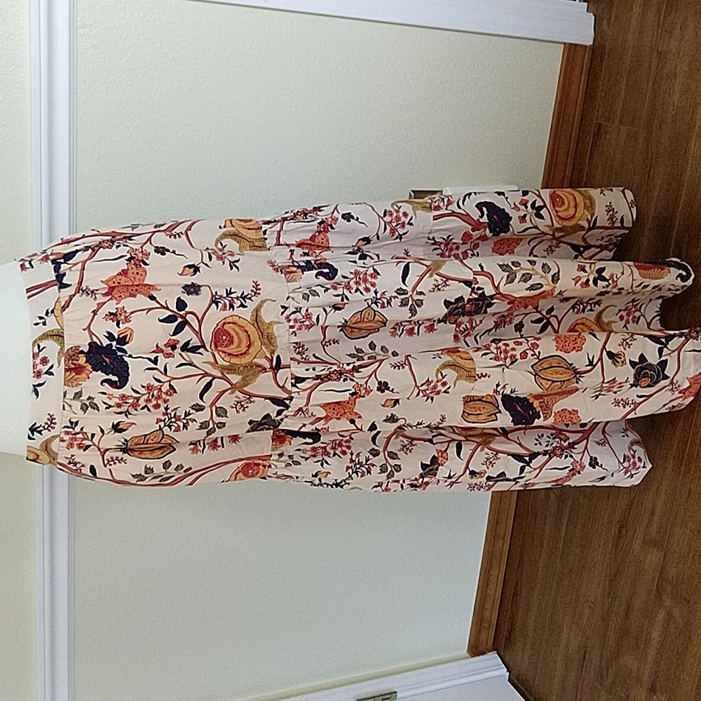 🆕 Elie Tahari Tiered Maxi Skirt